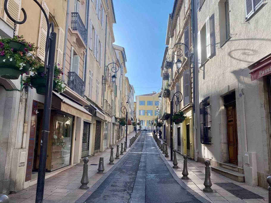 Au Coeur Du Viel Antibes - Cosy Appartement Εξωτερικό φωτογραφία